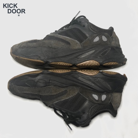 Adidas Yeezy Boost 700 ‘Utility Black’